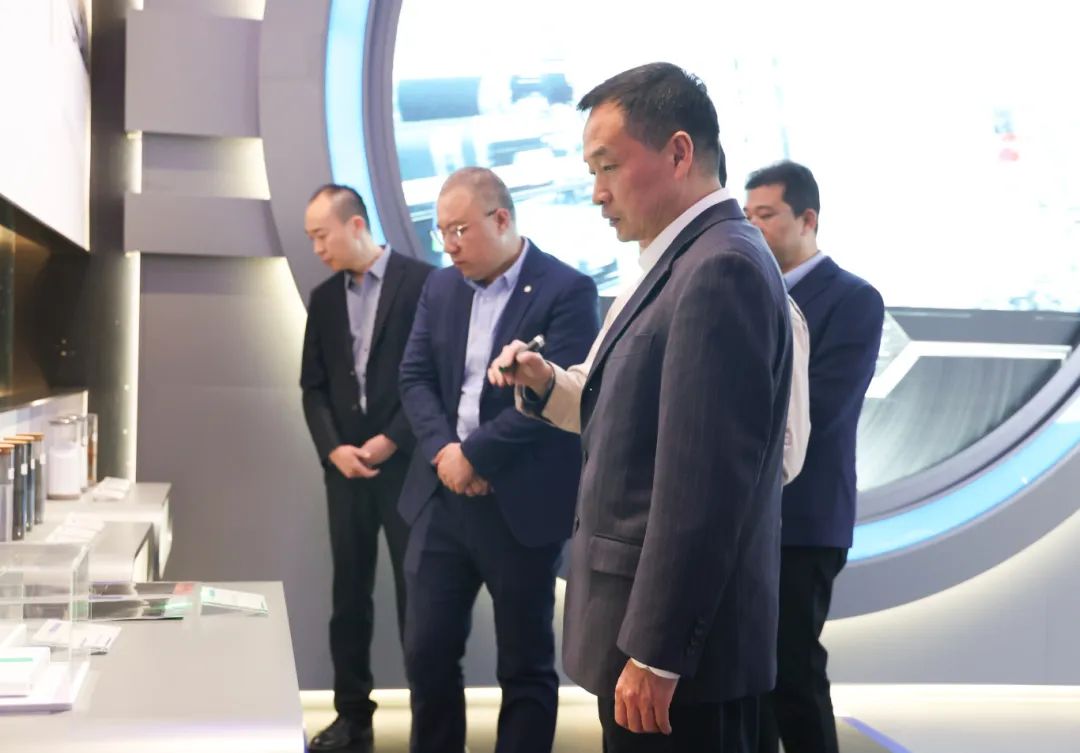 山东临工工程机械有限公司莅临AG庄闲能源参观考察